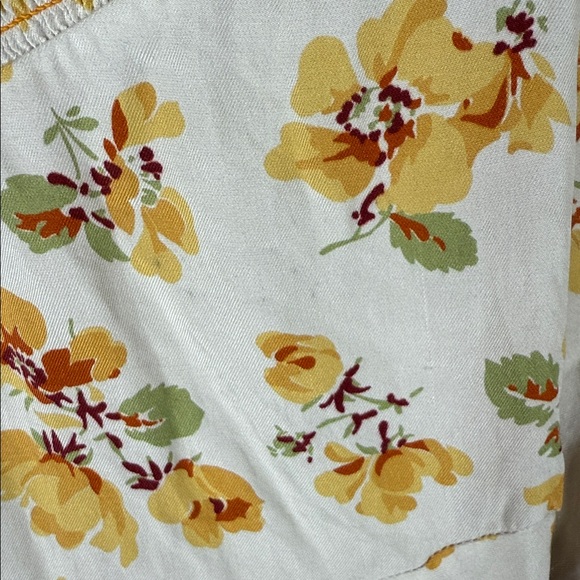 Doen Dianne Dress in Amber Frolicking Floral - Picture 15 of 15